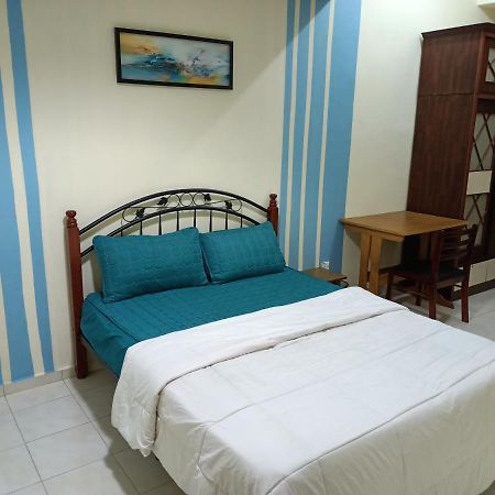 Oyo Home 90419 Sahar Guesthouse Malacca Exterior foto
